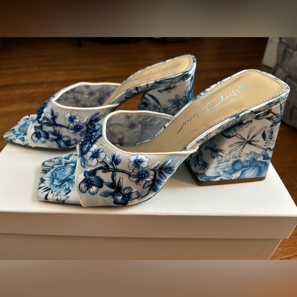 Betsey Johnson - Roo - 8.5 floral heel